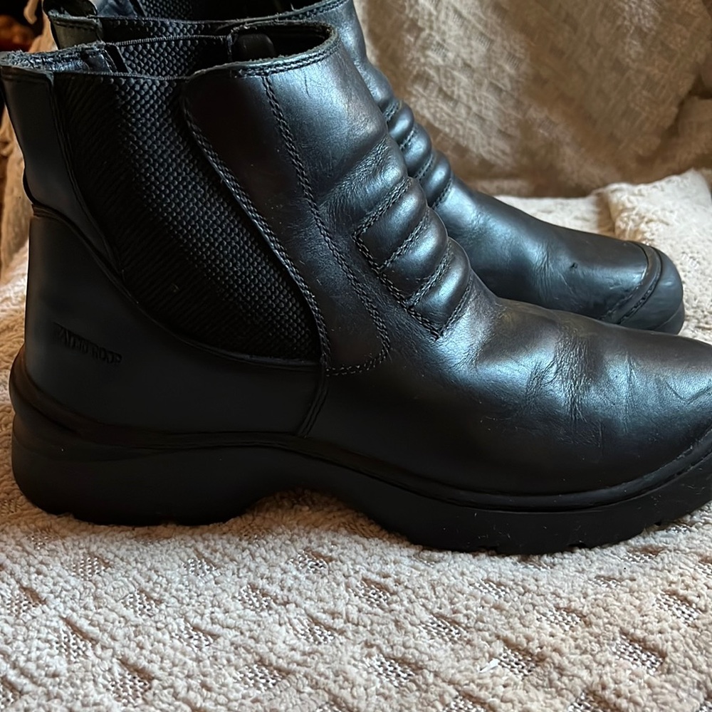Women’s black all leather, dexter boots, waterproof size 9